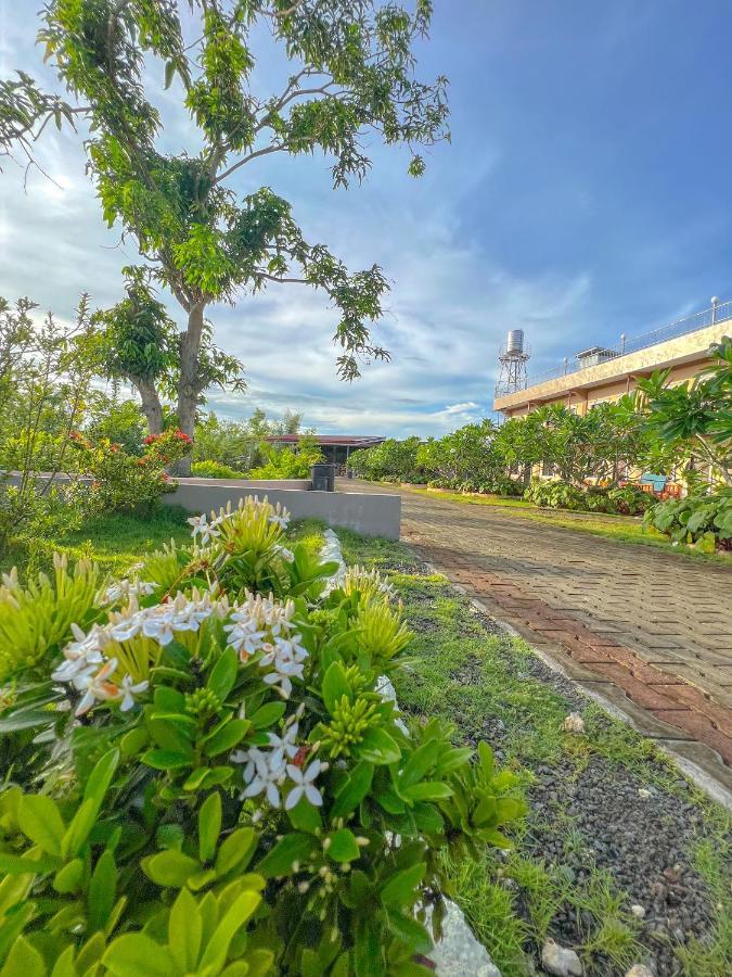 La Plumerias Moalboal Exteriör bild